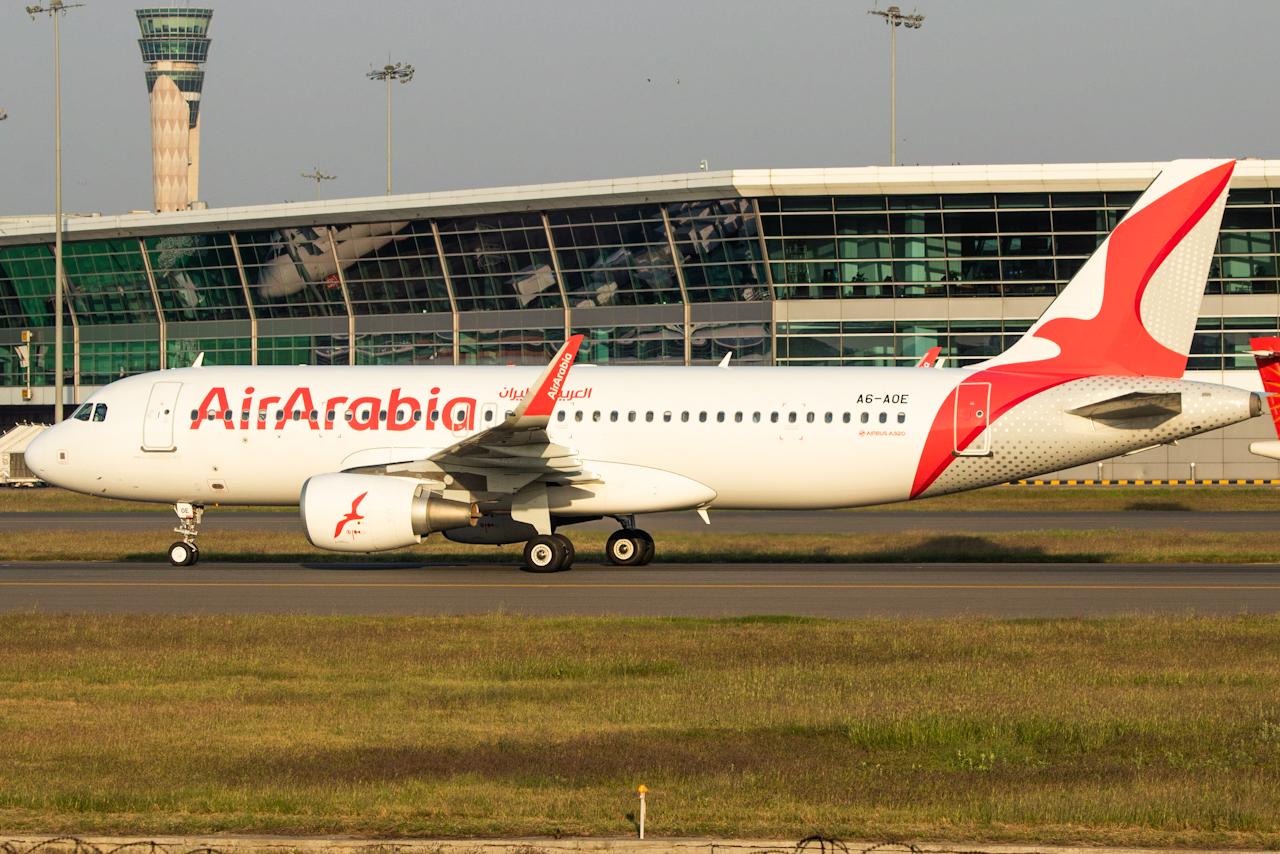 Full size: Air Arabia  Airbus A320 A6-AOE at Indira Gandhi International Airport